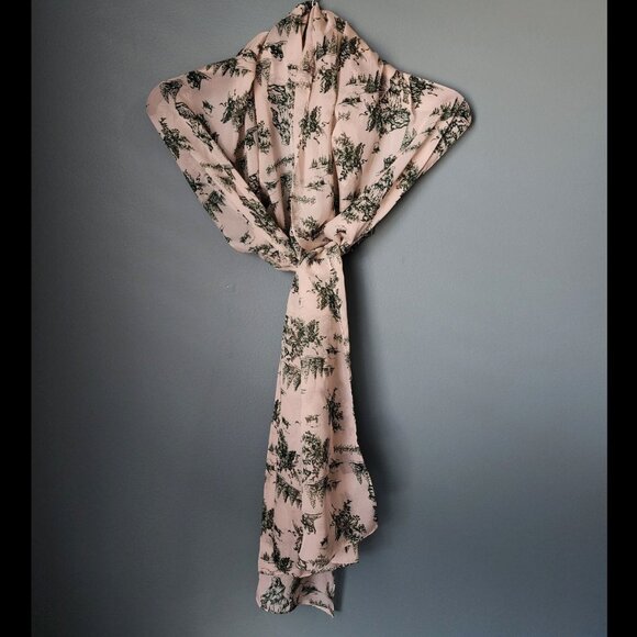 Cejon Lightweight Christmas Scarf - Small Size - Picture 1 of 10